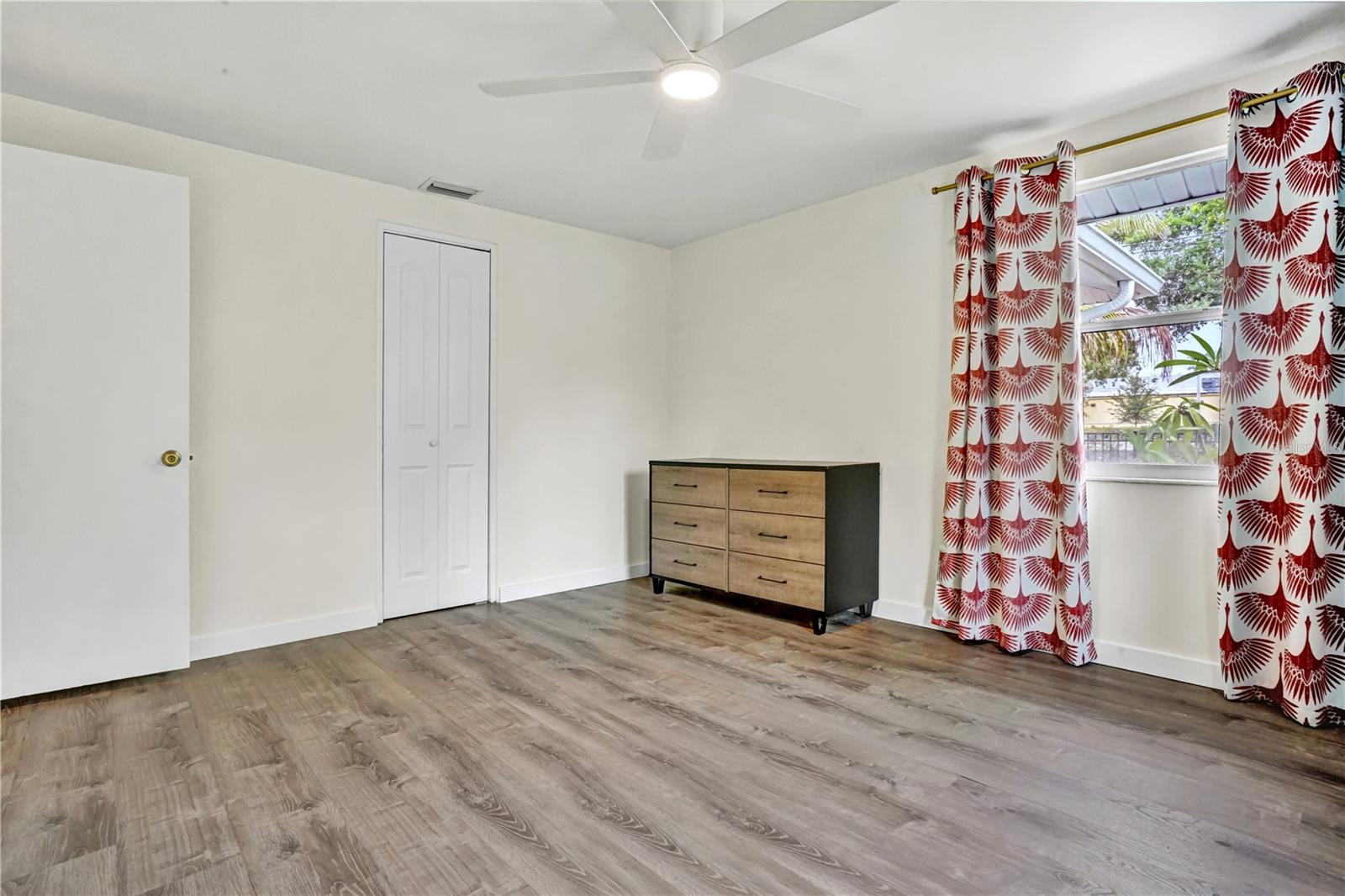 EDGEMERE - Residential