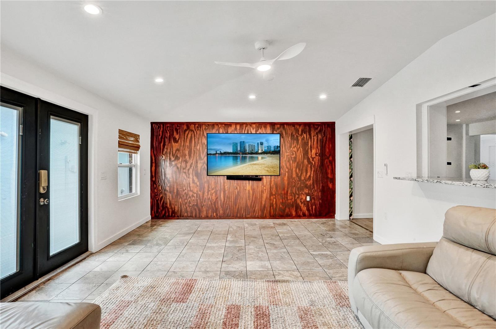 EDGEMERE - Residential