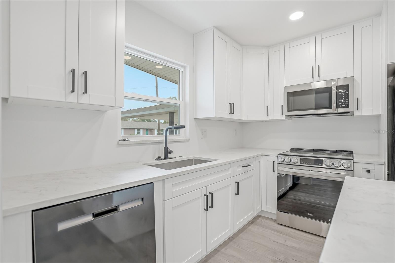 APOLLO BEACH UNIT ONE PT ONE - Residential