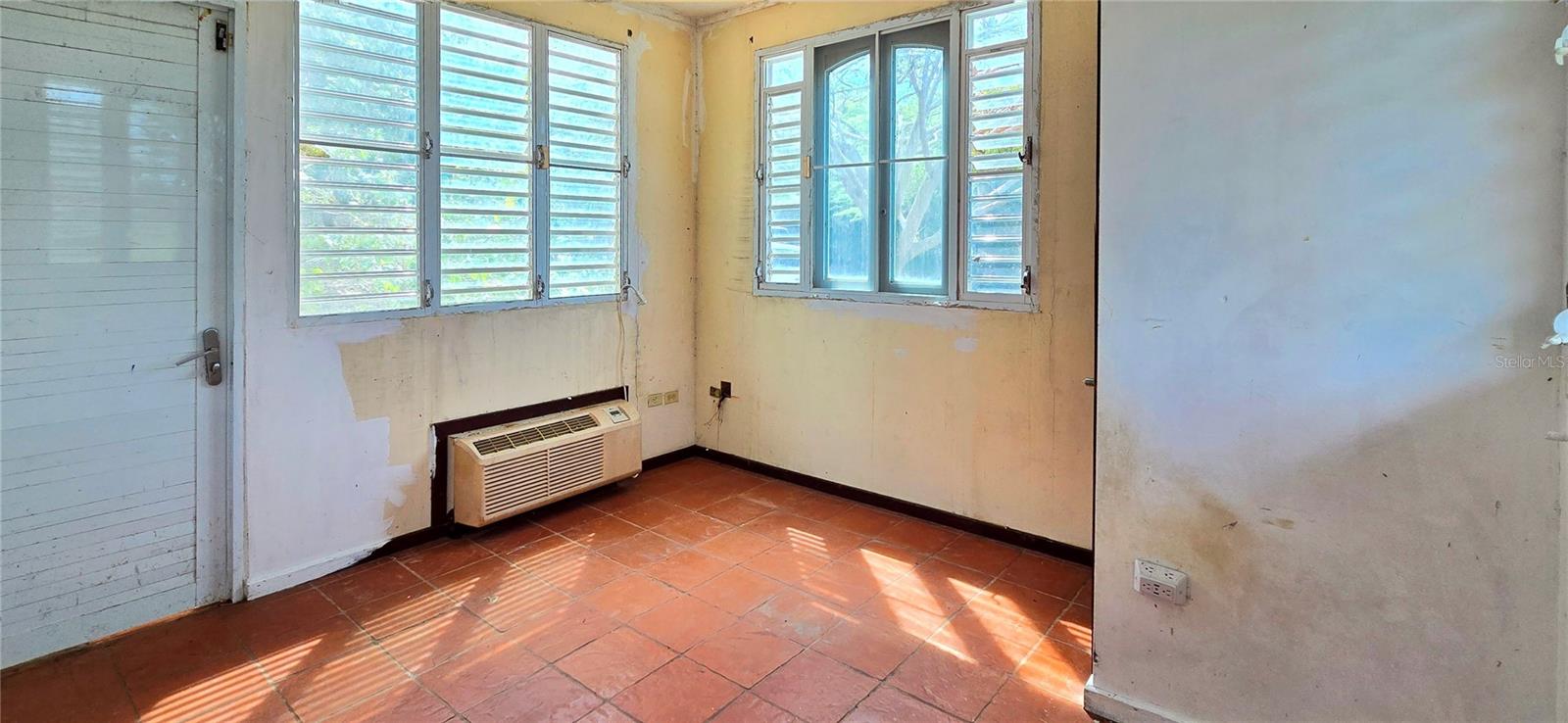 FLAMENCO WARD - Residential