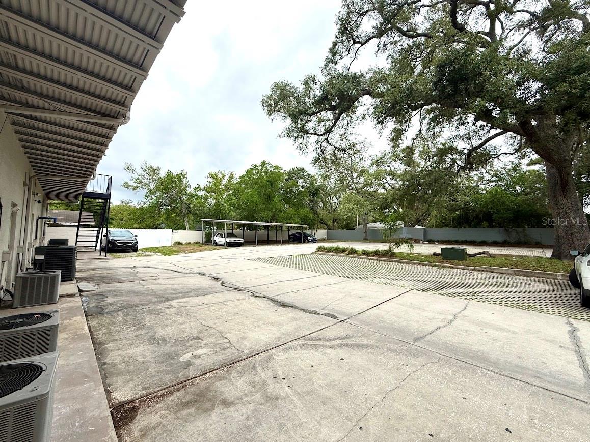 TAMPAS NORTH SIDE COUNTRY CLU - Commercial Sale
