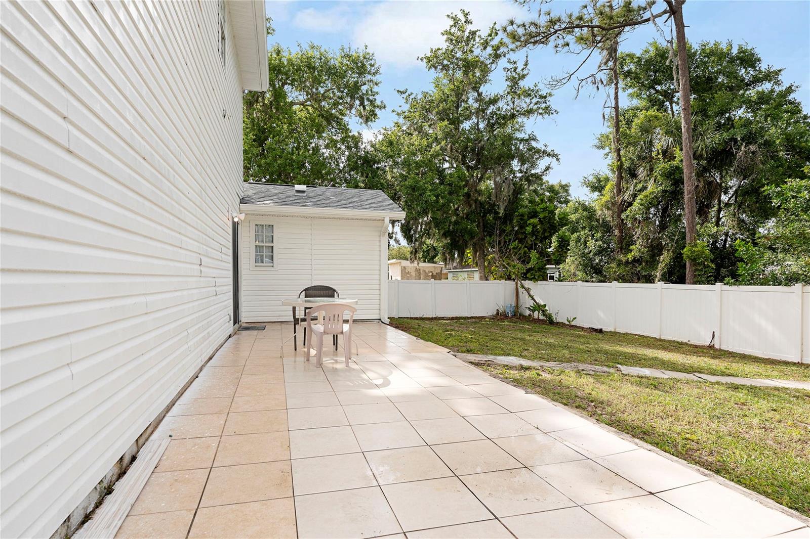 LAKE SARASOTA - Residential