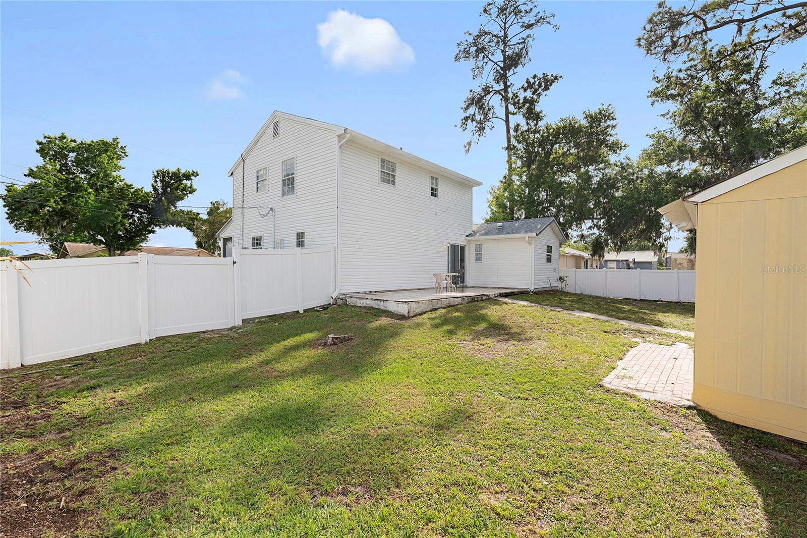 LAKE SARASOTA - Residential