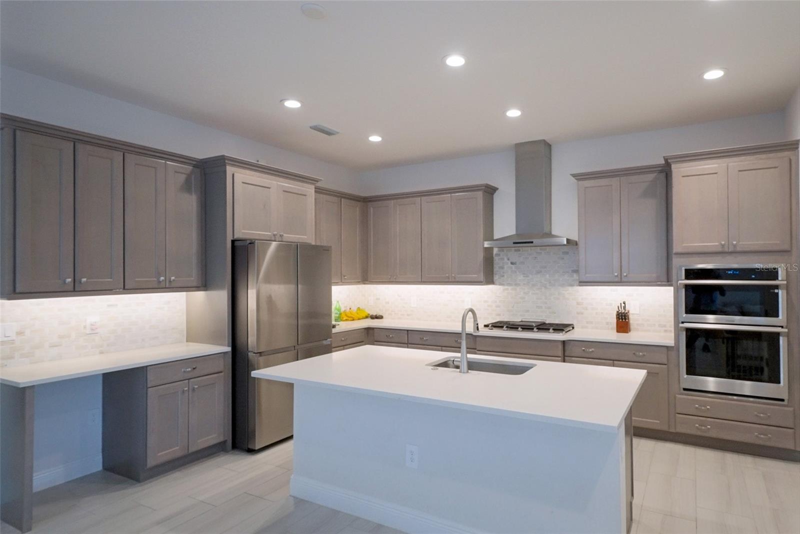 LEGENDS BAY - Residential Lease