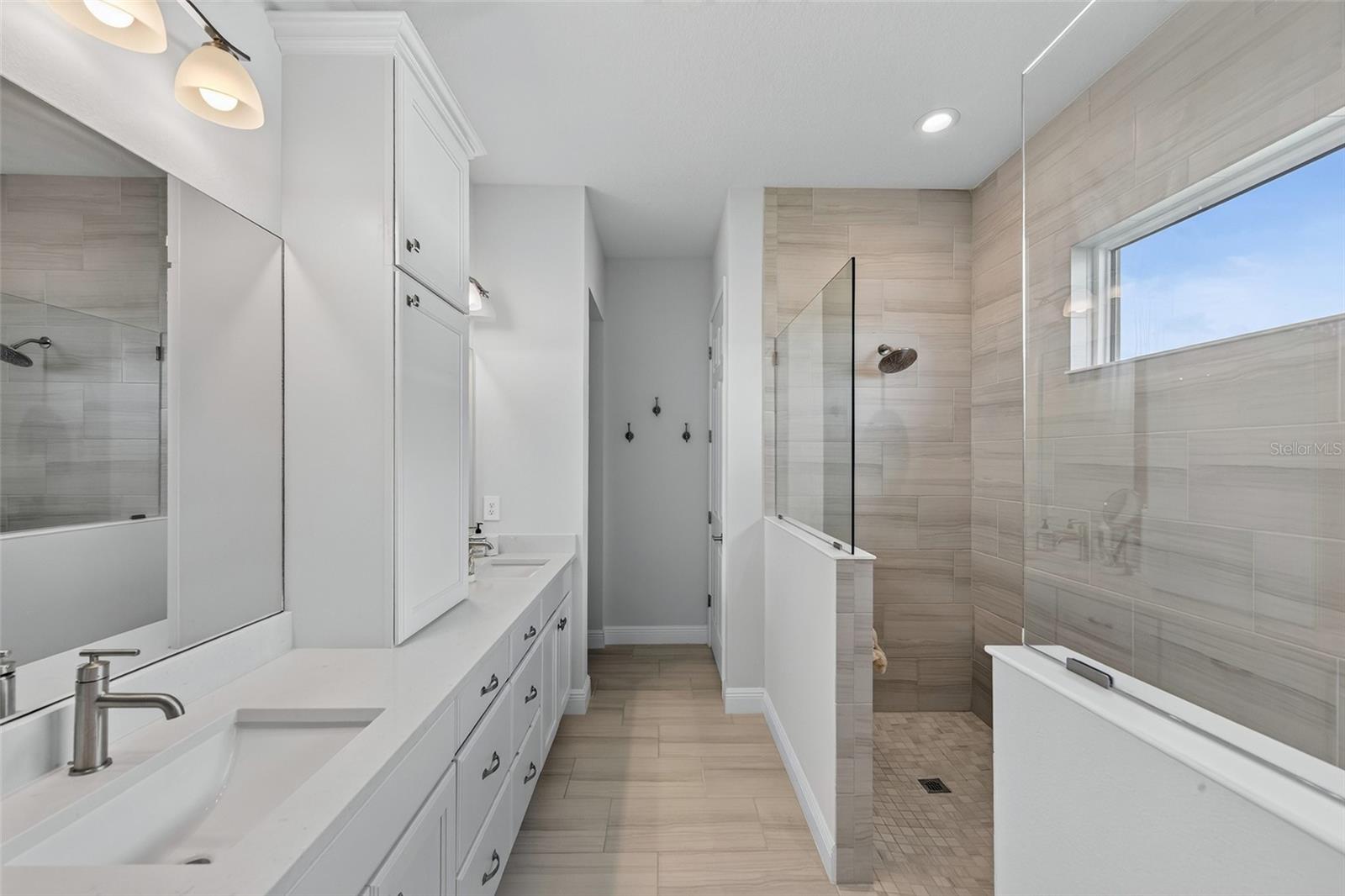 LEGENDS BAY - Residential Lease