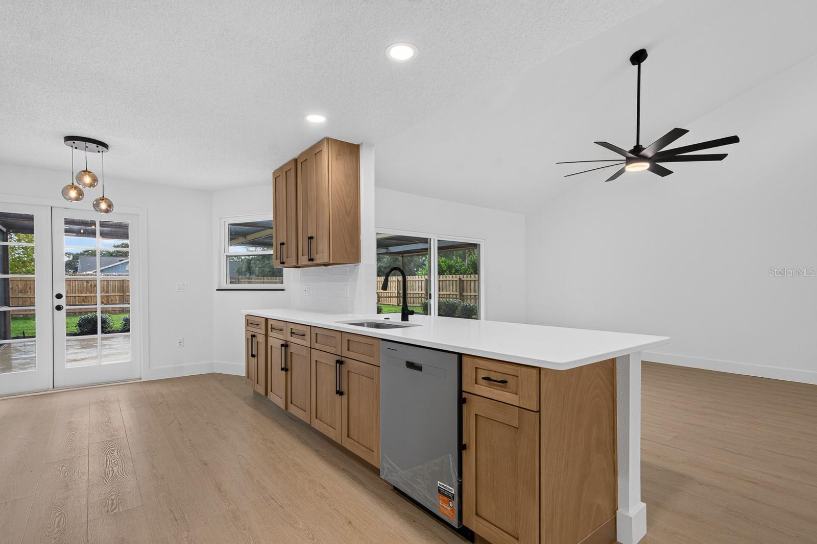 LAKE VALENCIA UNIT ONE - Residential