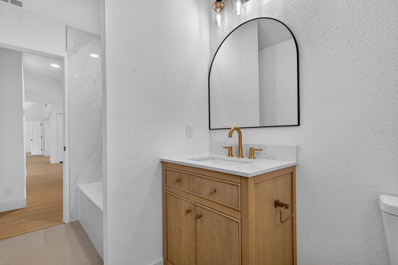 LAKE VALENCIA UNIT ONE - Residential