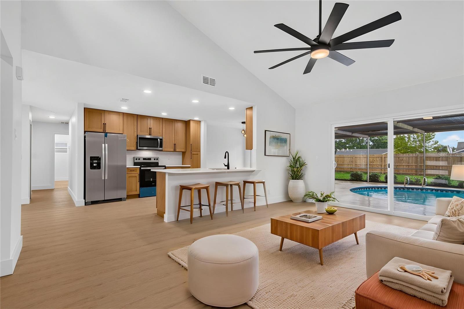 LAKE VALENCIA UNIT ONE - Residential
