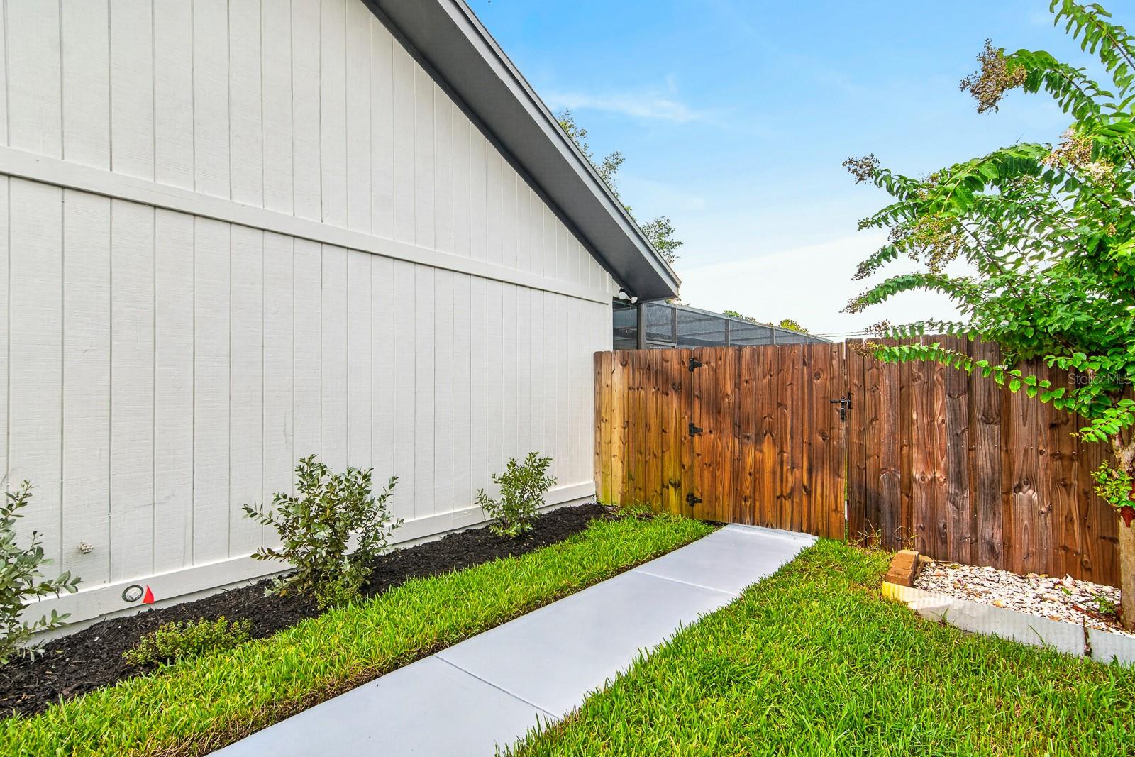 LAKE VALENCIA UNIT ONE - Residential