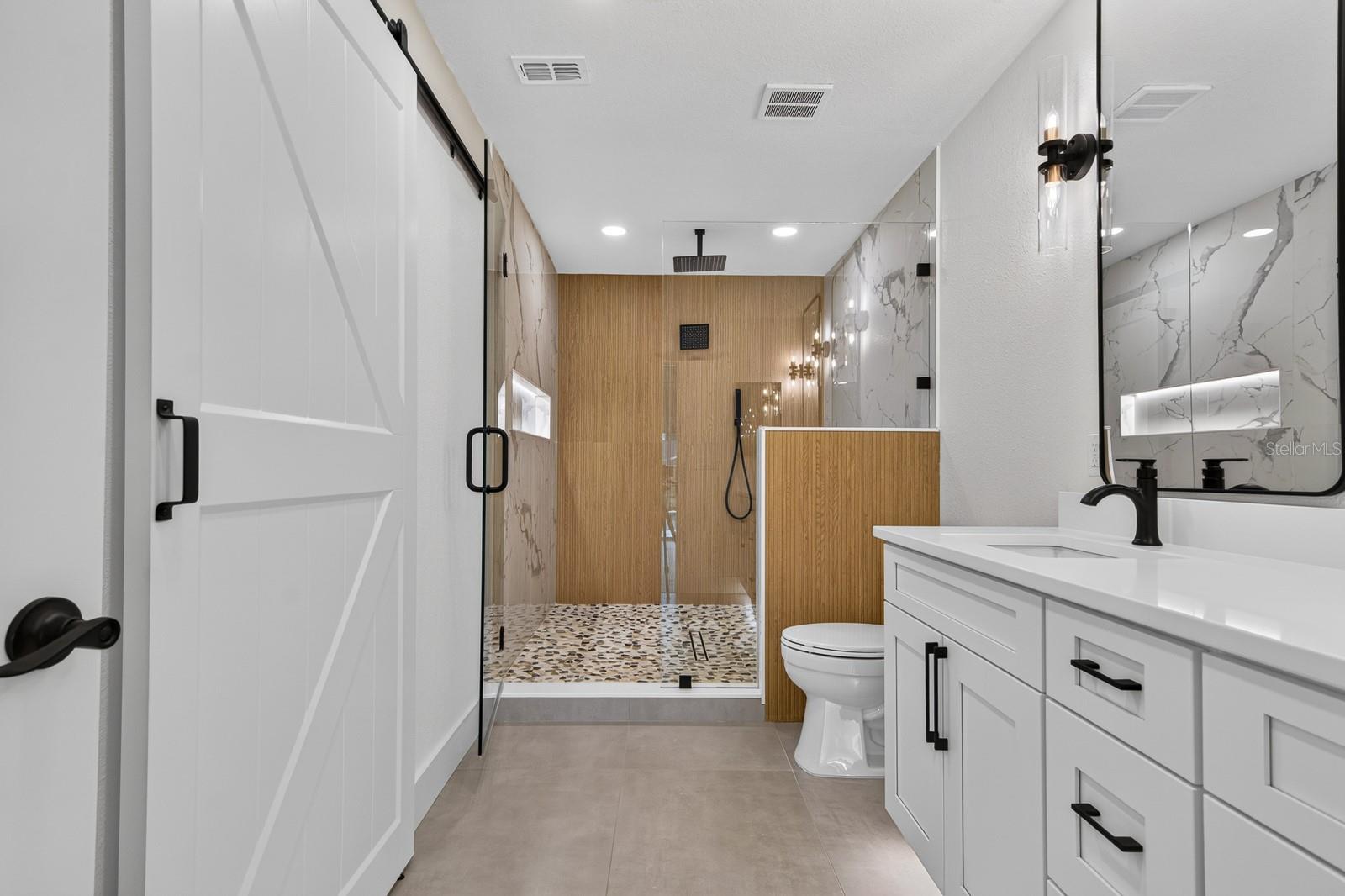 LAKE VALENCIA UNIT ONE - Residential