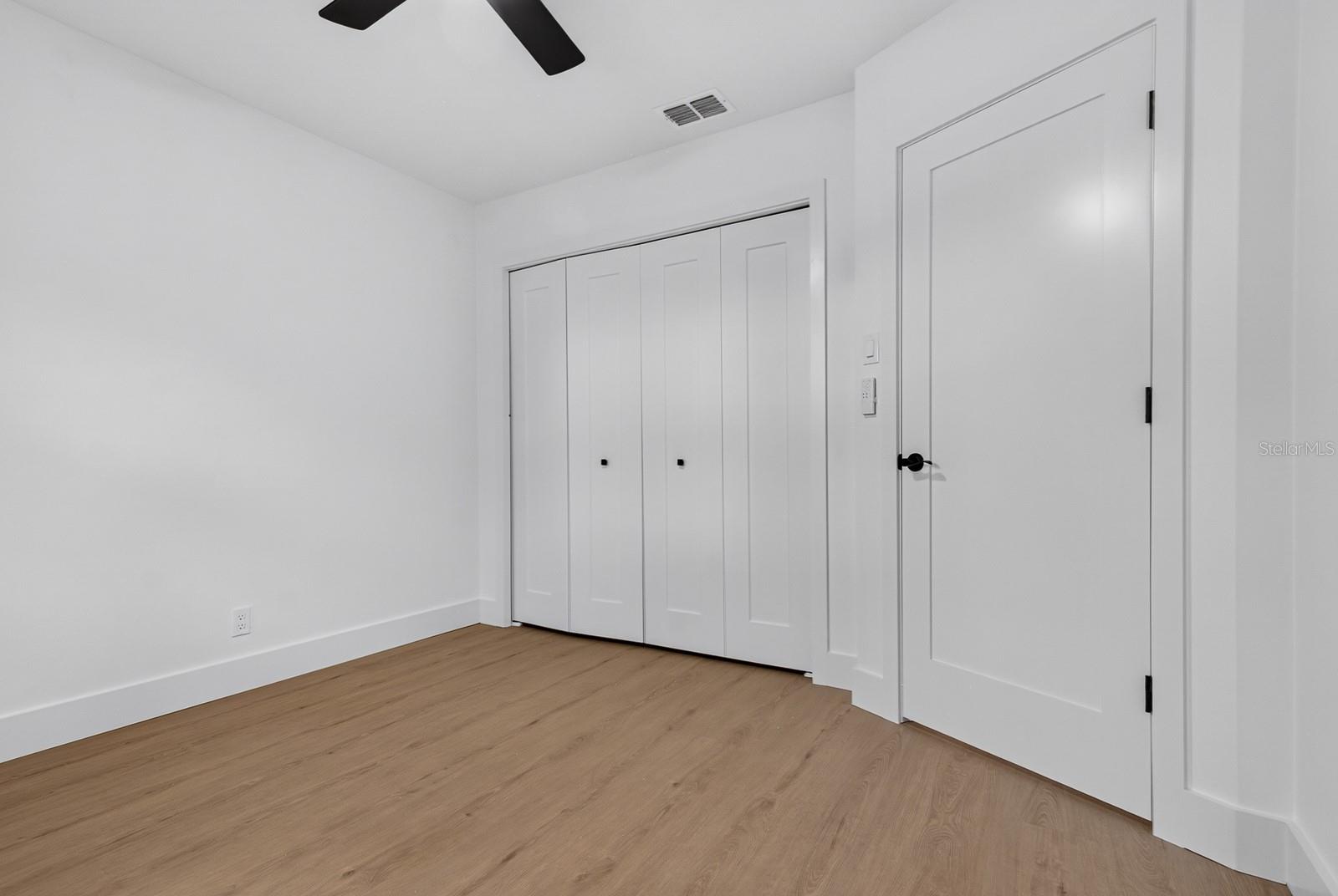 LAKE VALENCIA UNIT ONE - Residential