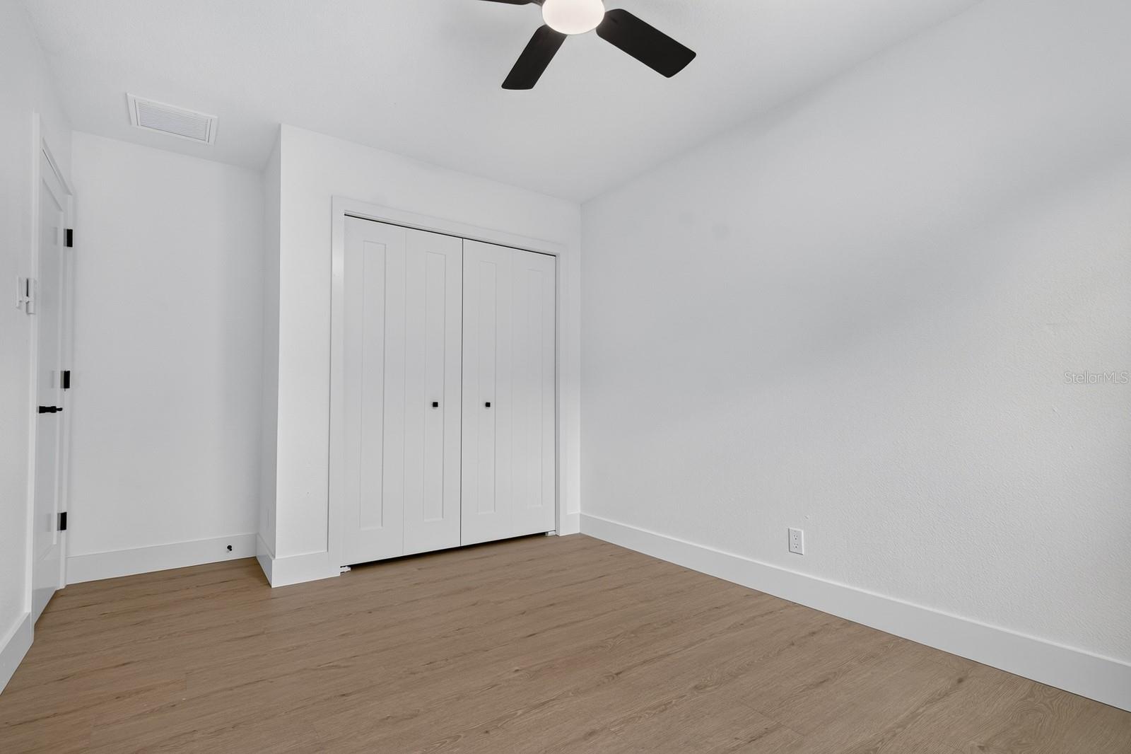 LAKE VALENCIA UNIT ONE - Residential