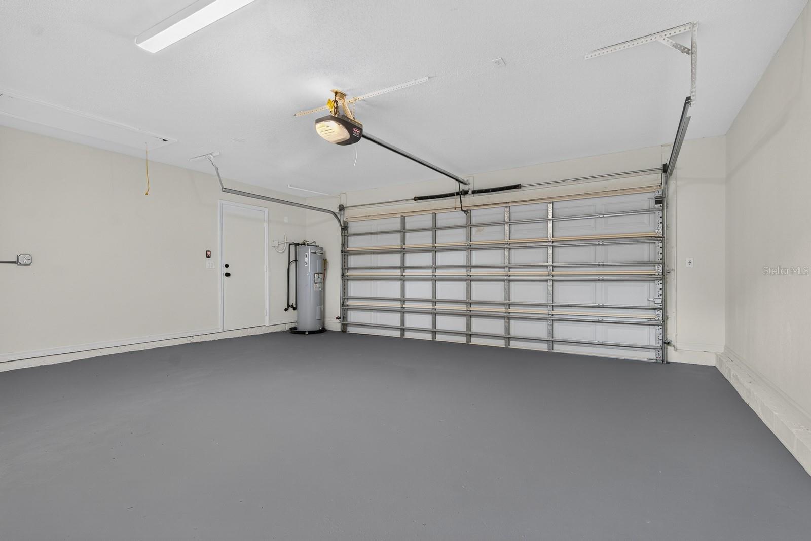 LAKE VALENCIA UNIT ONE - Residential