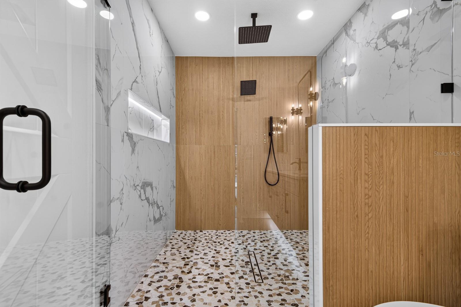 LAKE VALENCIA UNIT ONE - Residential