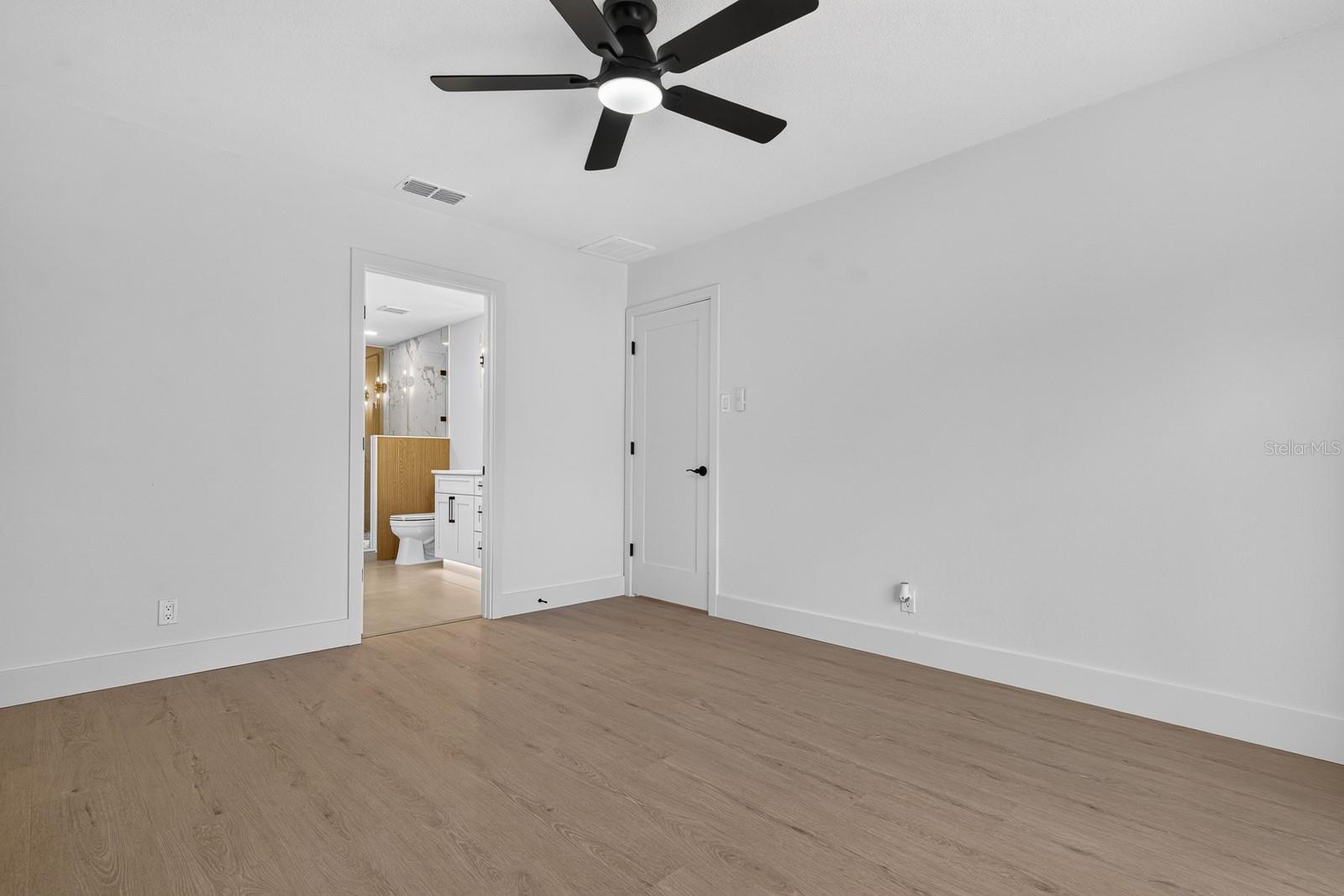 LAKE VALENCIA UNIT ONE - Residential