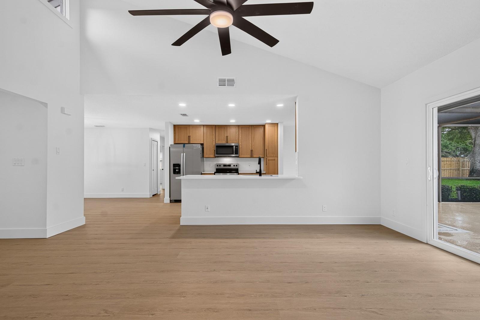LAKE VALENCIA UNIT ONE - Residential
