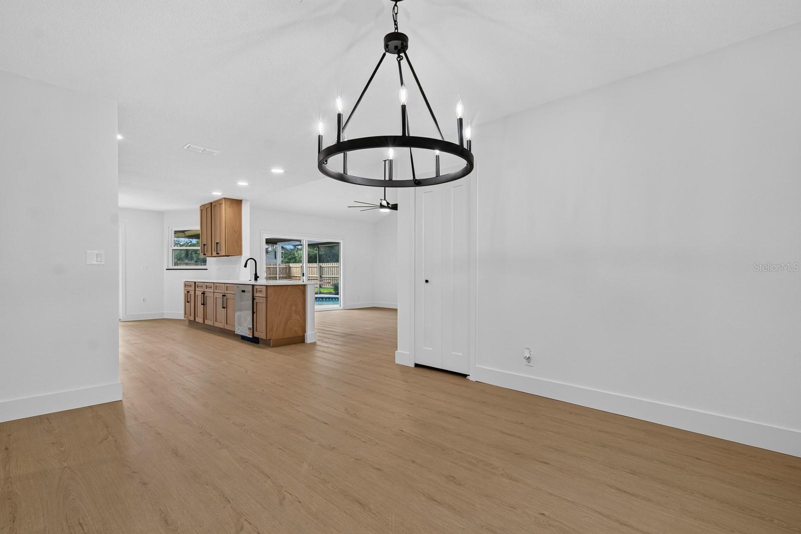 LAKE VALENCIA UNIT ONE - Residential