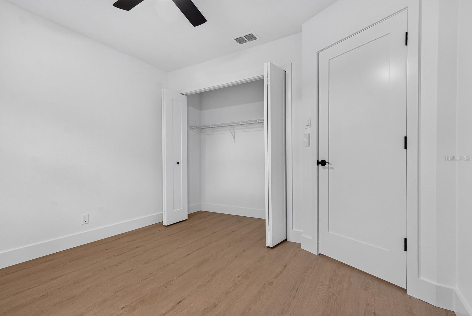 LAKE VALENCIA UNIT ONE - Residential