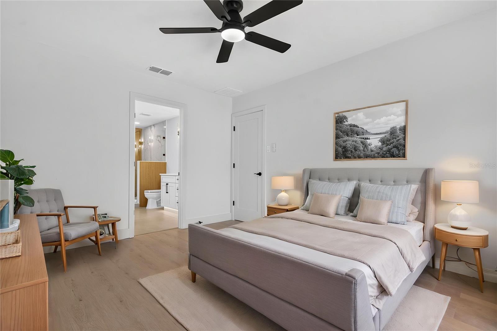 LAKE VALENCIA UNIT ONE - Residential