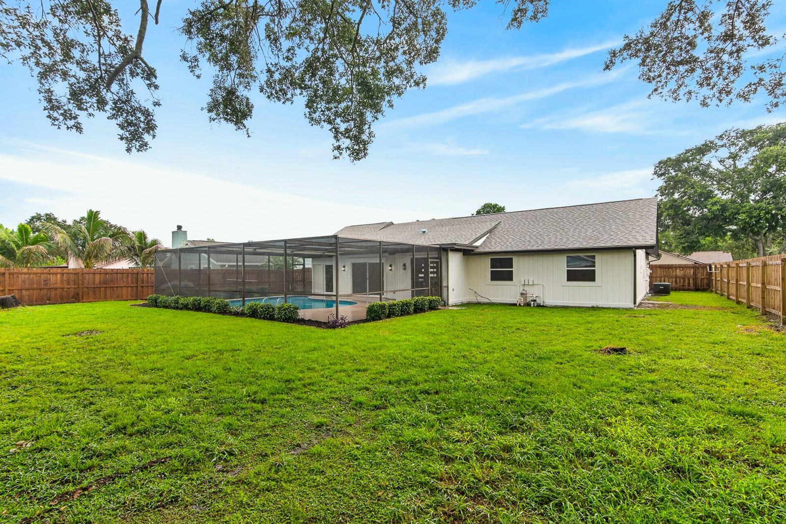 LAKE VALENCIA UNIT ONE - Residential