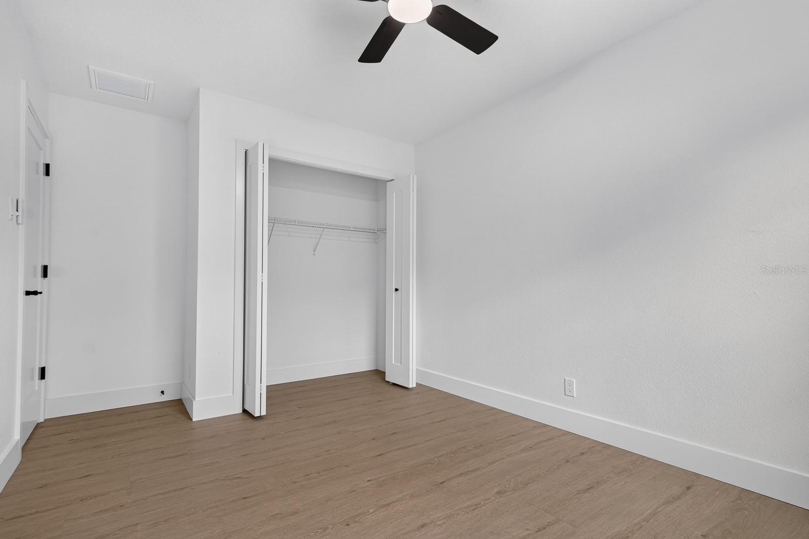LAKE VALENCIA UNIT ONE - Residential