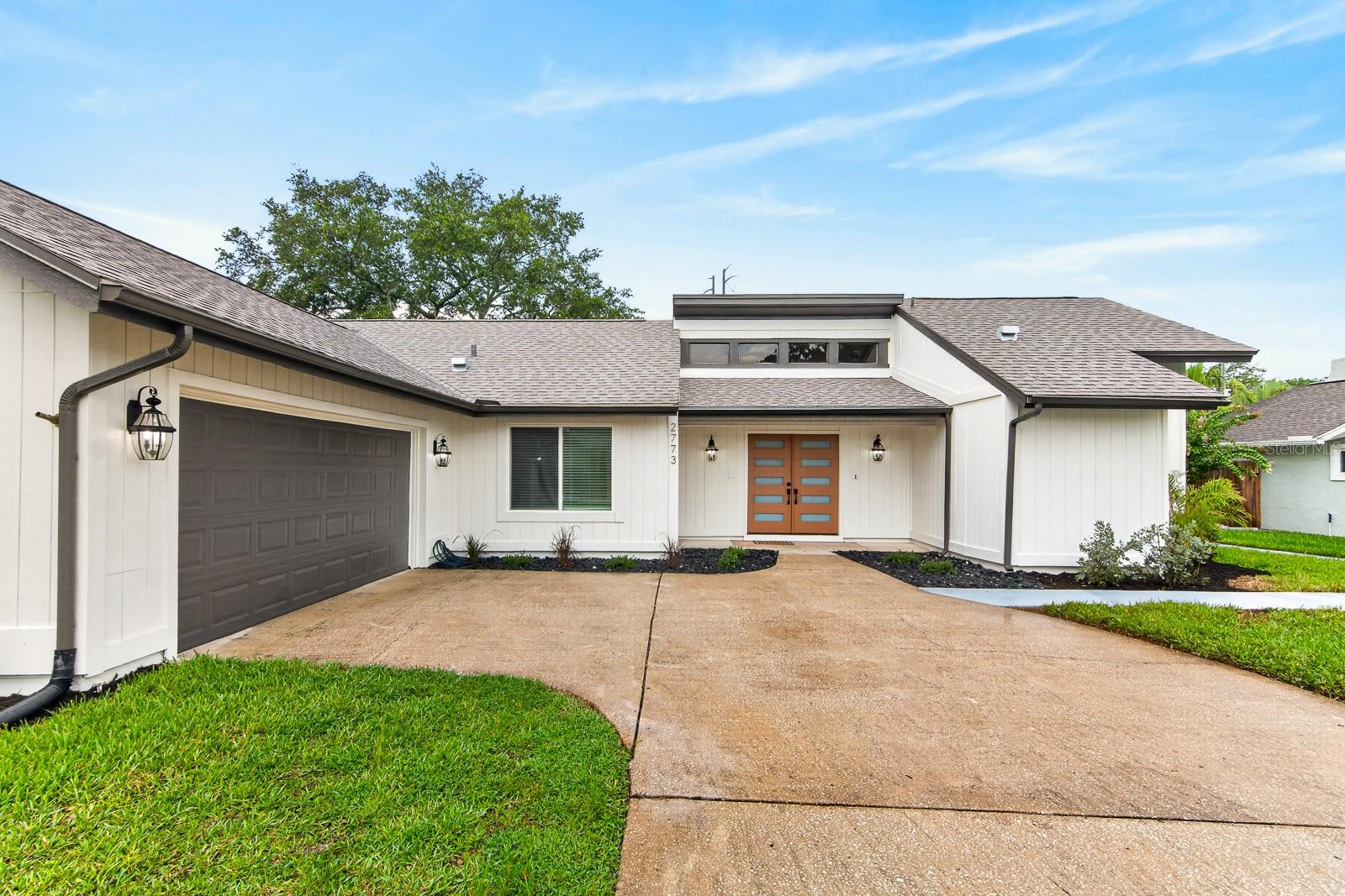 LAKE VALENCIA UNIT ONE - Residential