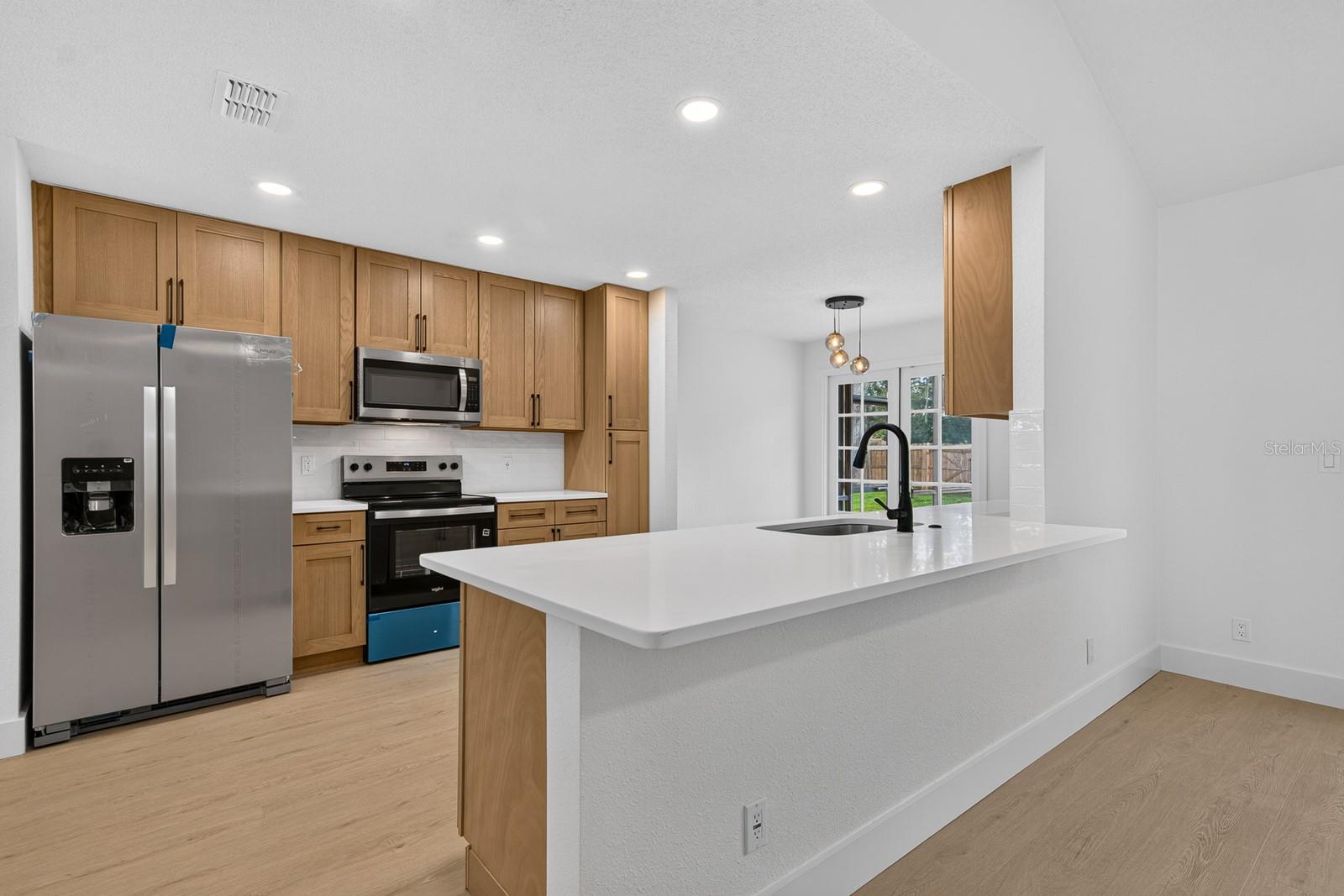 LAKE VALENCIA UNIT ONE - Residential