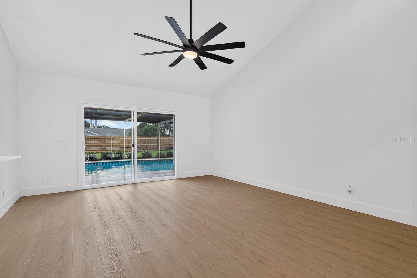 LAKE VALENCIA UNIT ONE - Residential