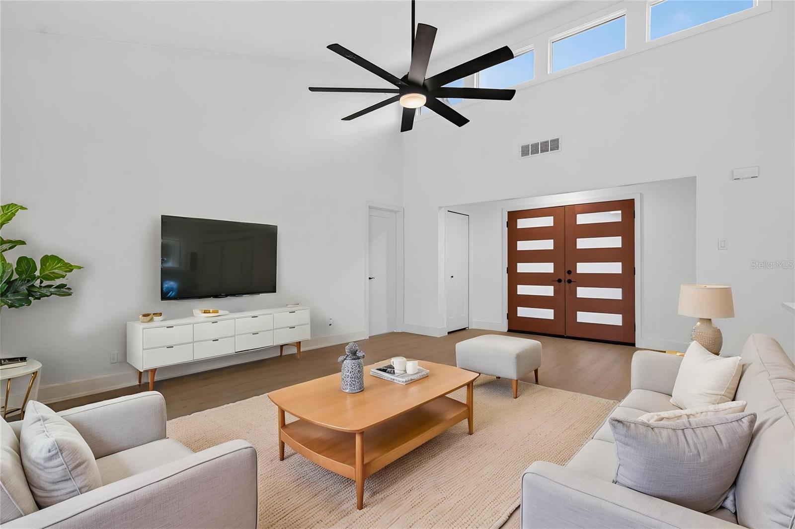 LAKE VALENCIA UNIT ONE - Residential