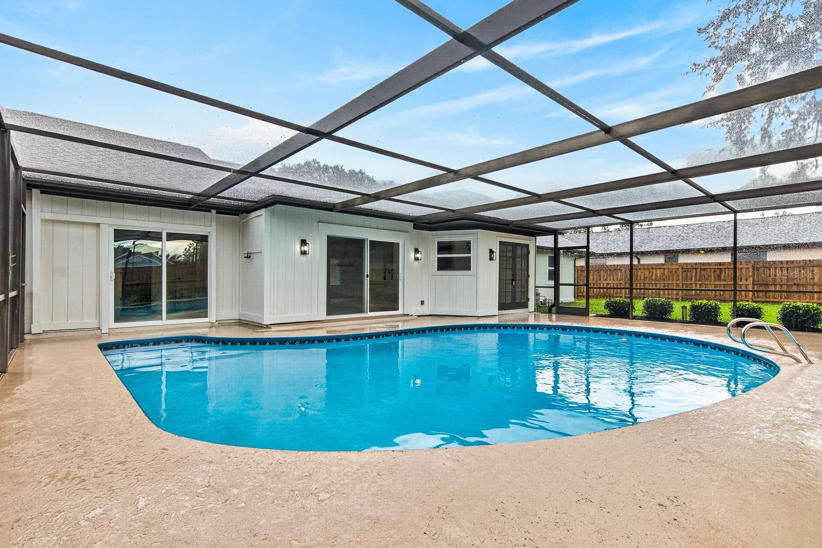 LAKE VALENCIA UNIT ONE - Residential