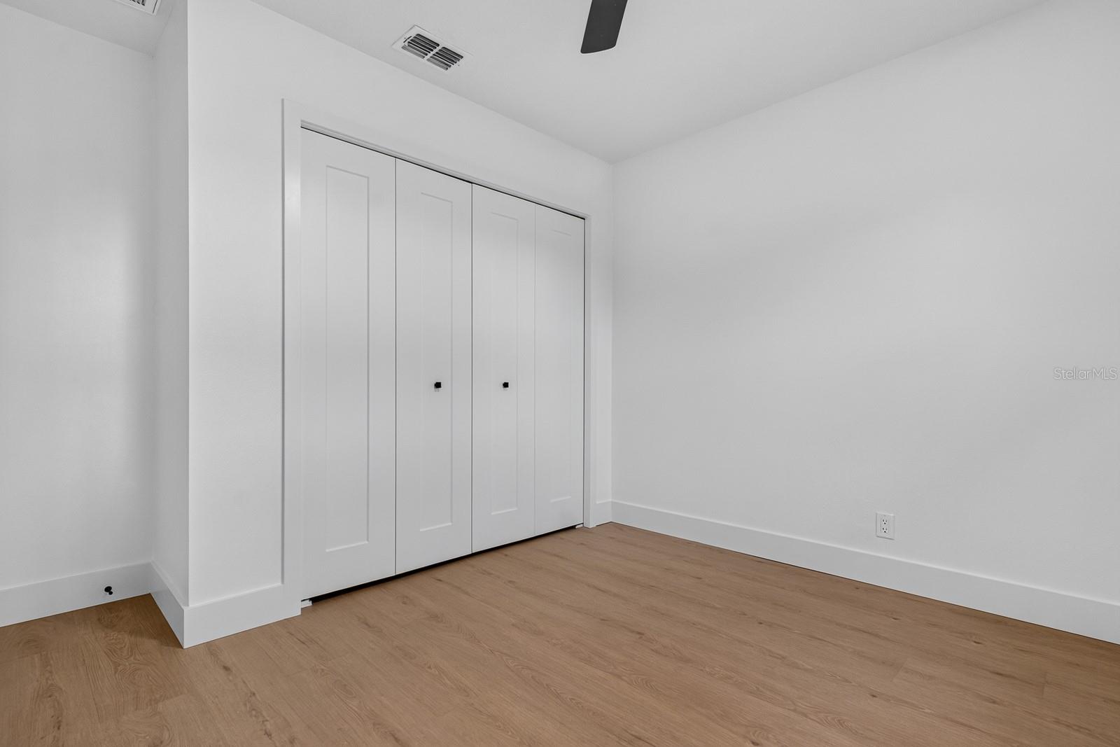 LAKE VALENCIA UNIT ONE - Residential