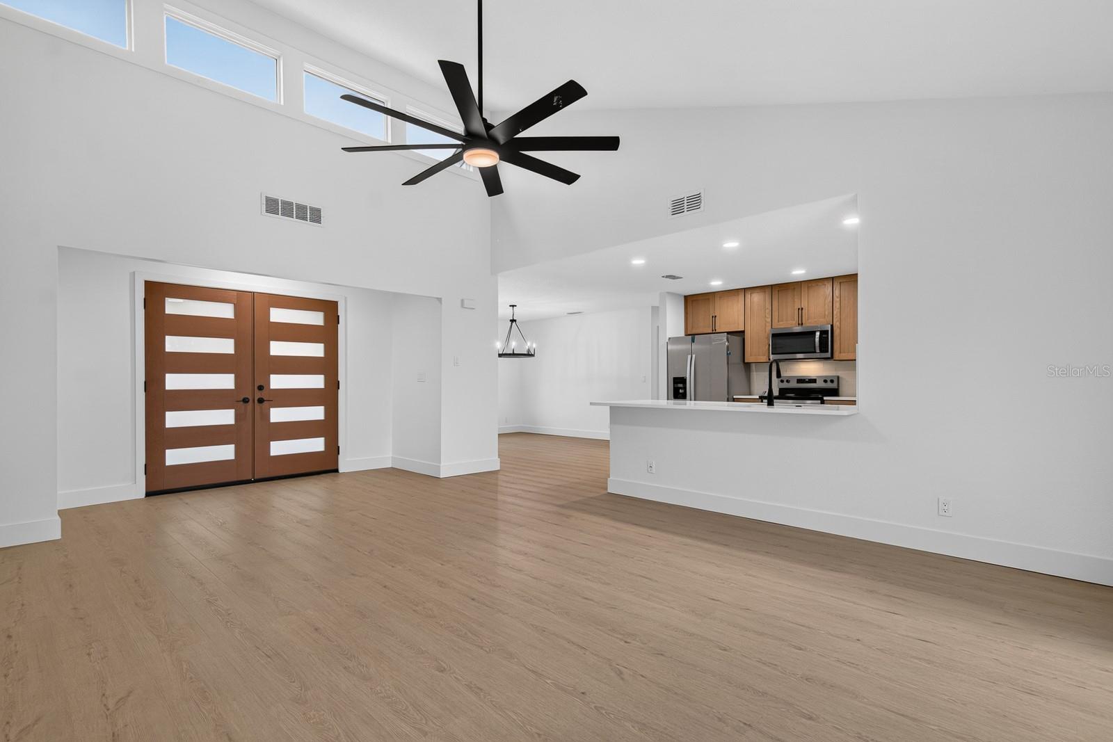 LAKE VALENCIA UNIT ONE - Residential