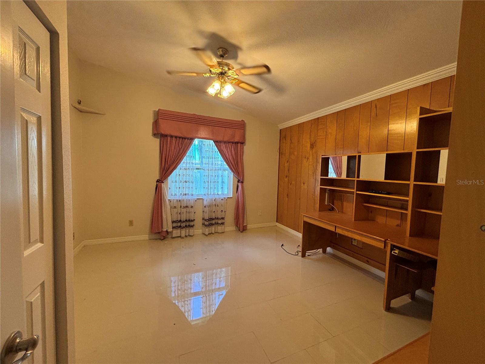 SOMERSET LAKES UNIT THREE - Residential Lease