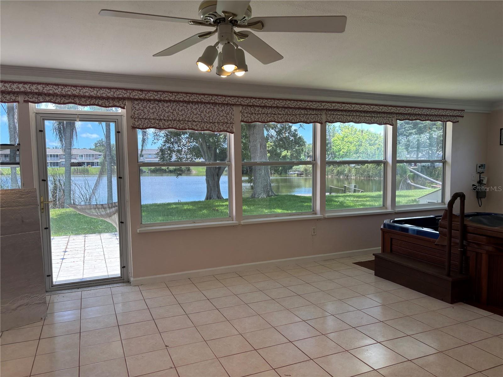 SOMERSET LAKES UNIT THREE - Residential Lease