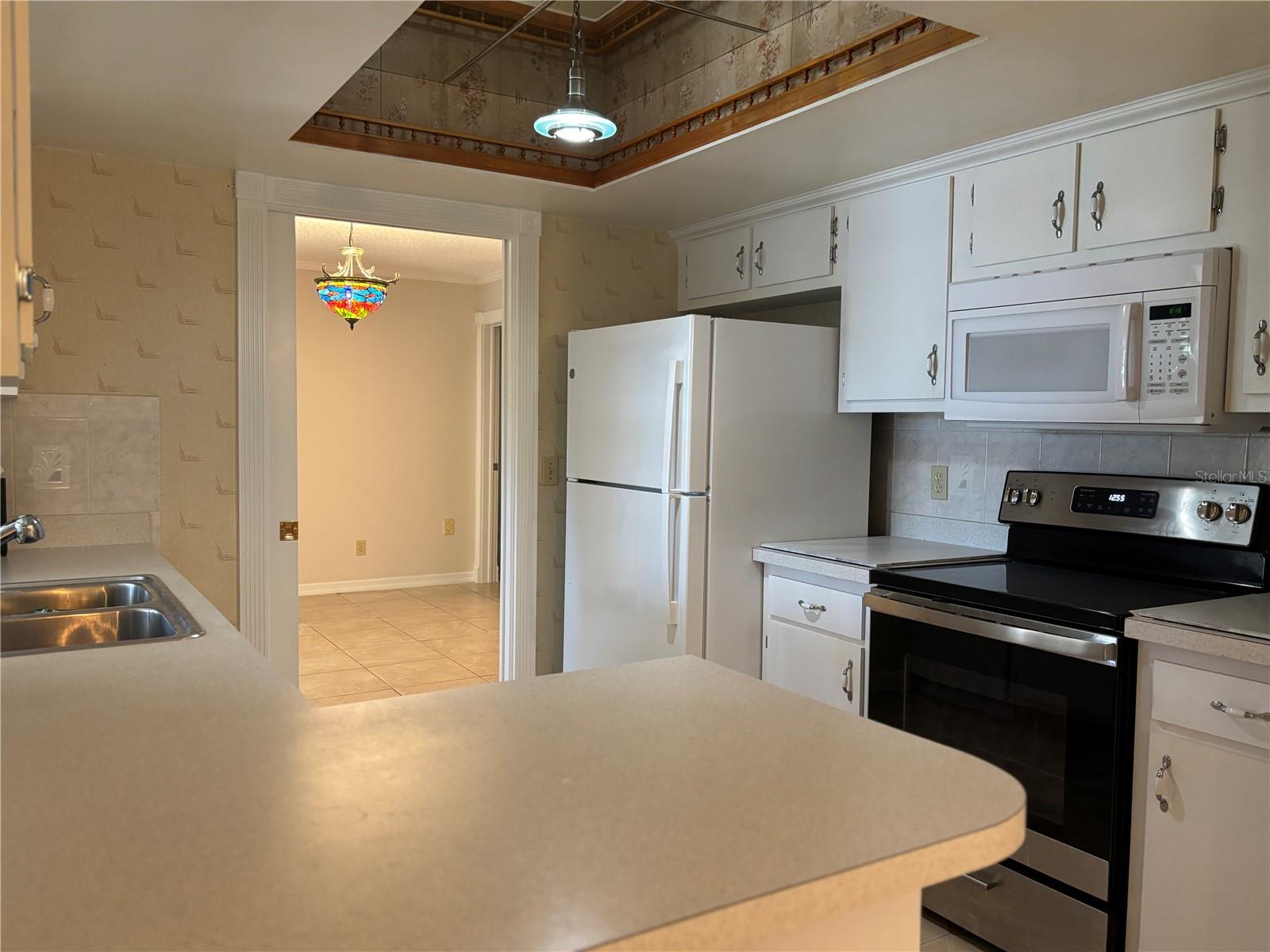 SOMERSET LAKES UNIT THREE - Residential Lease