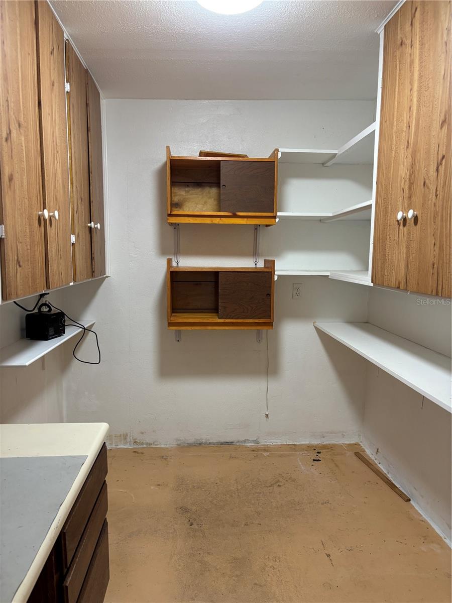 SOMERSET LAKES UNIT THREE - Residential Lease
