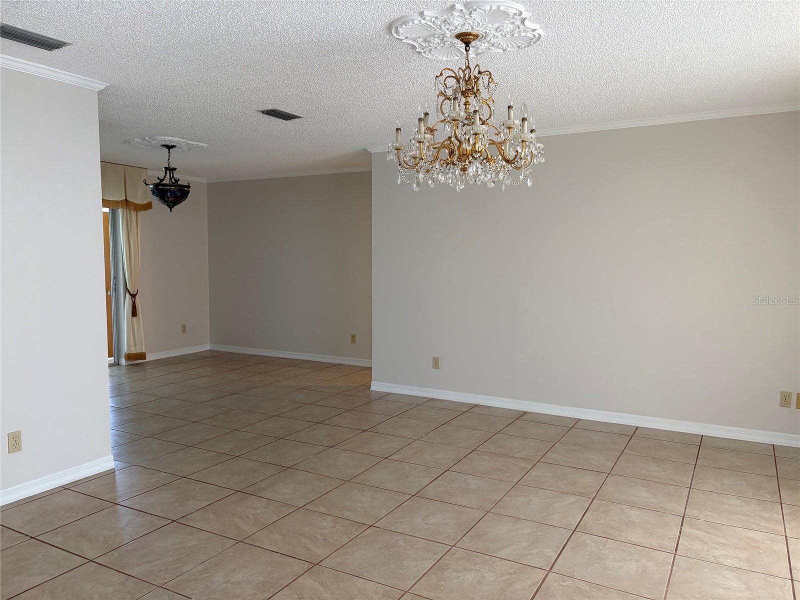 SOMERSET LAKES UNIT THREE - Residential Lease