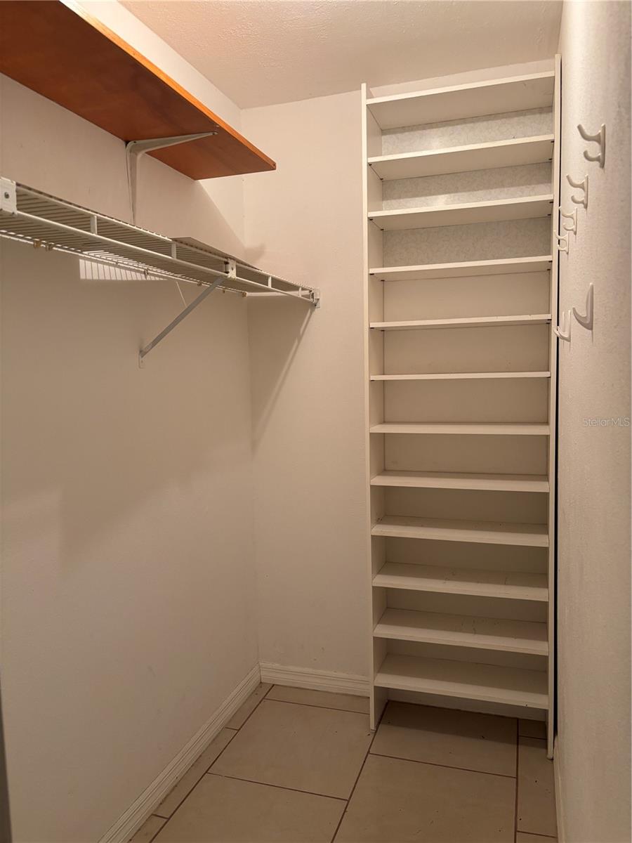 SOMERSET LAKES UNIT THREE - Residential Lease