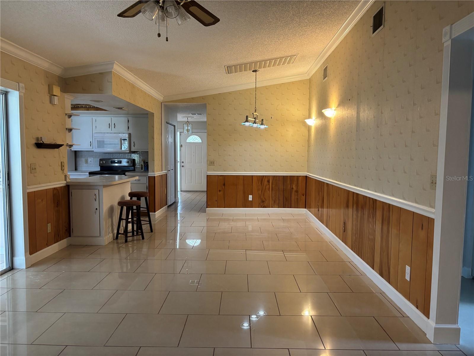 SOMERSET LAKES UNIT THREE - Residential Lease