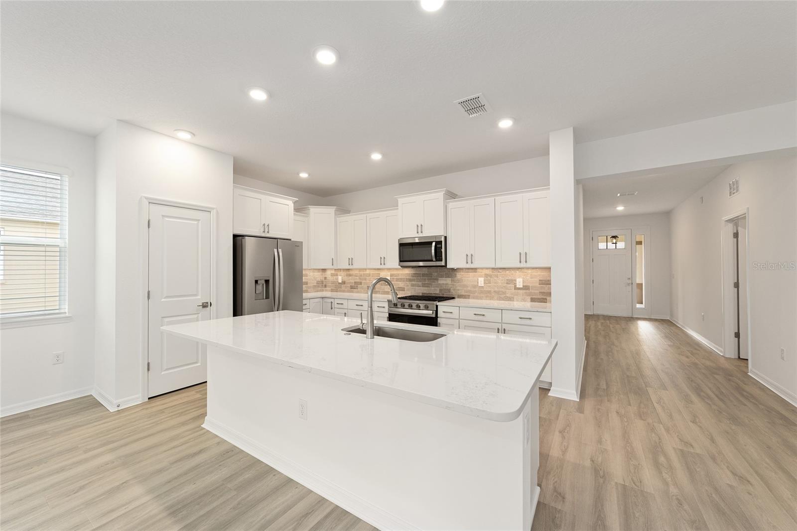 ON TOP OF THE WORLD - Residential