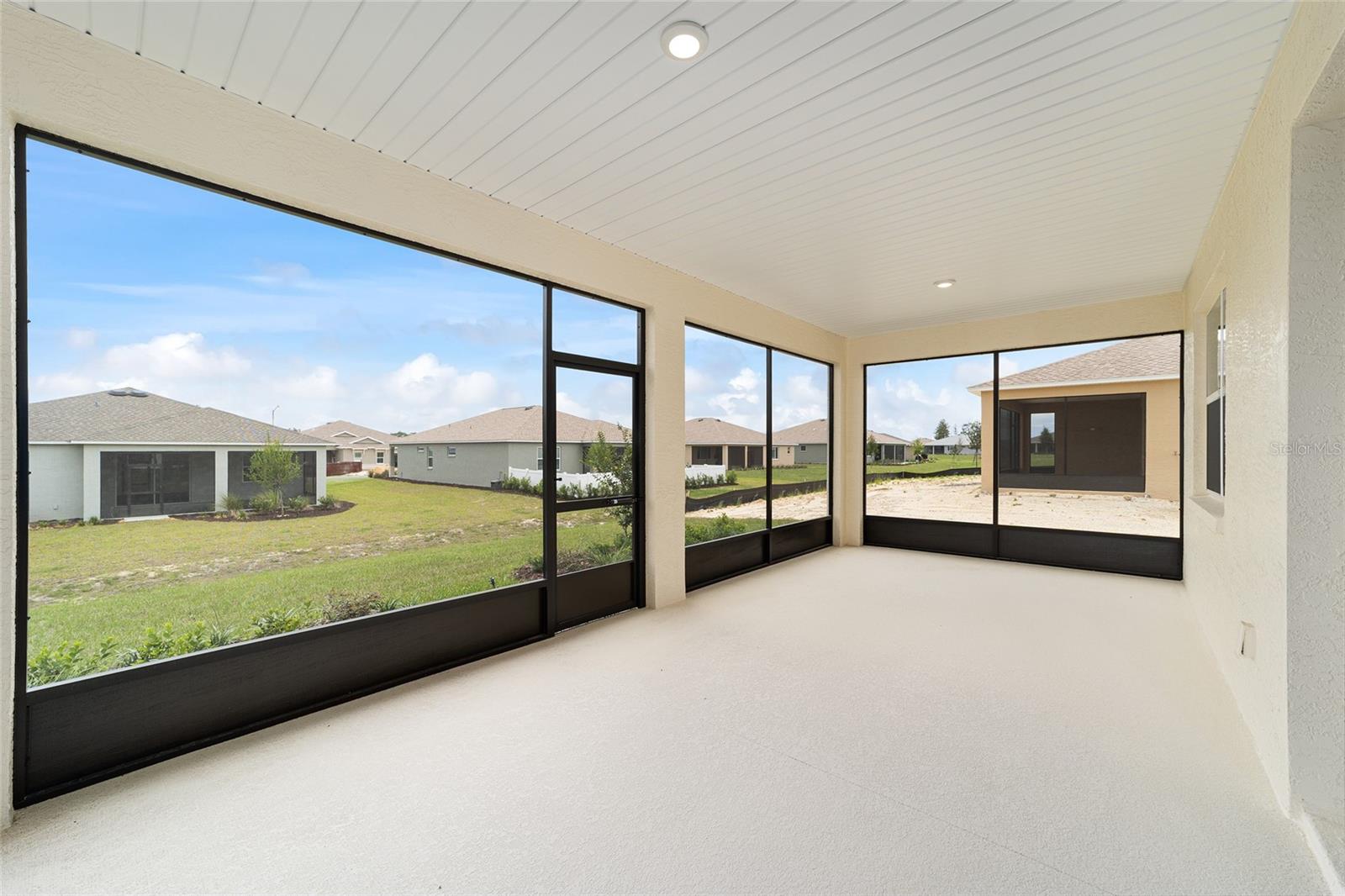 ON TOP OF THE WORLD - Residential