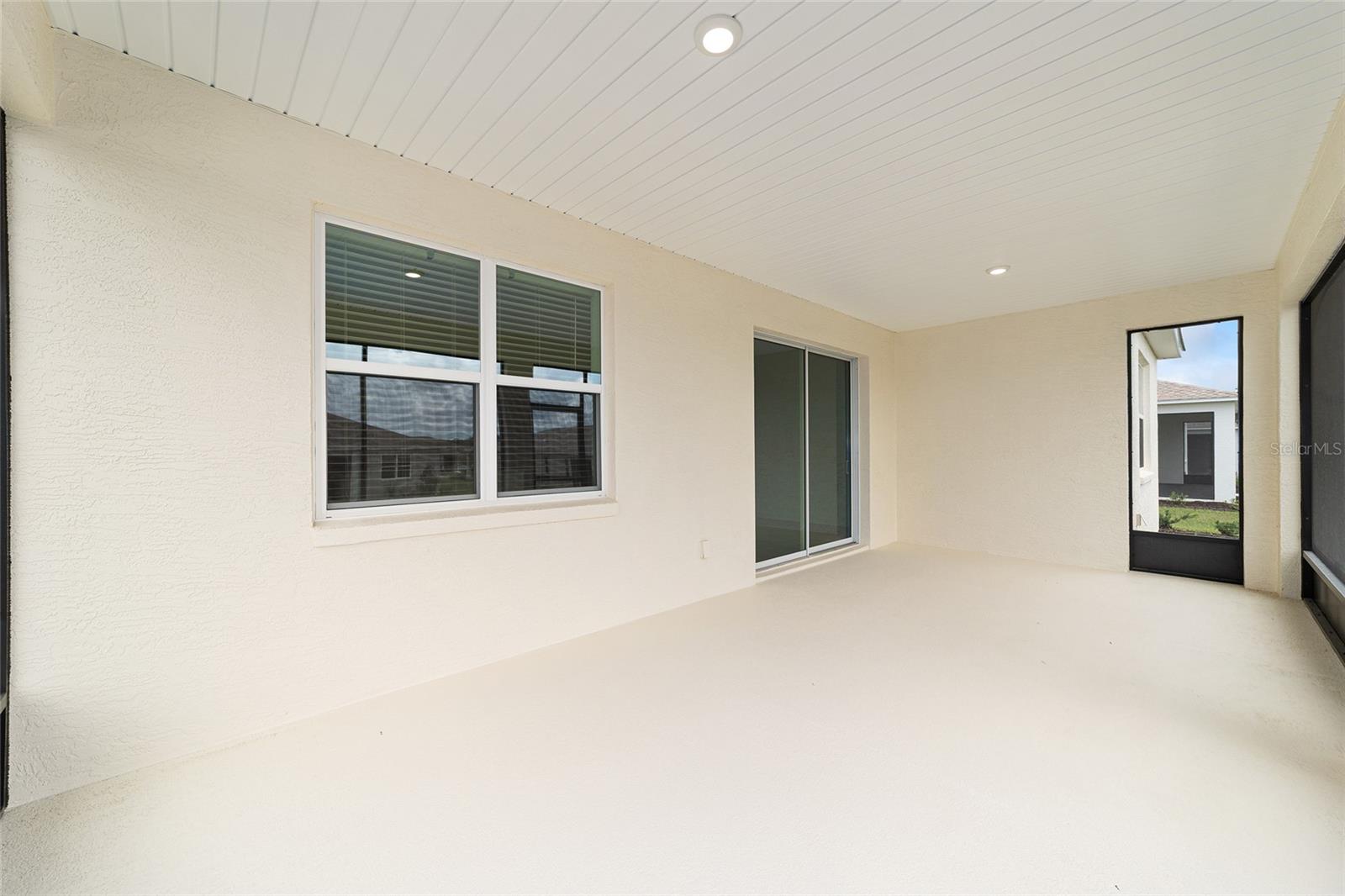 ON TOP OF THE WORLD - Residential