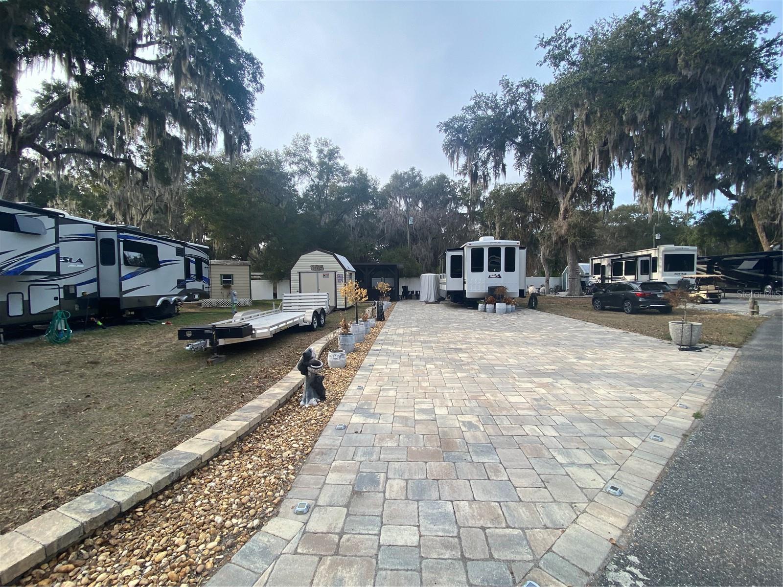 SALT SPRINGS RESORT - Residential