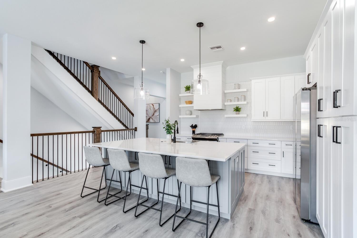 GAY SHORES - Residential Lease