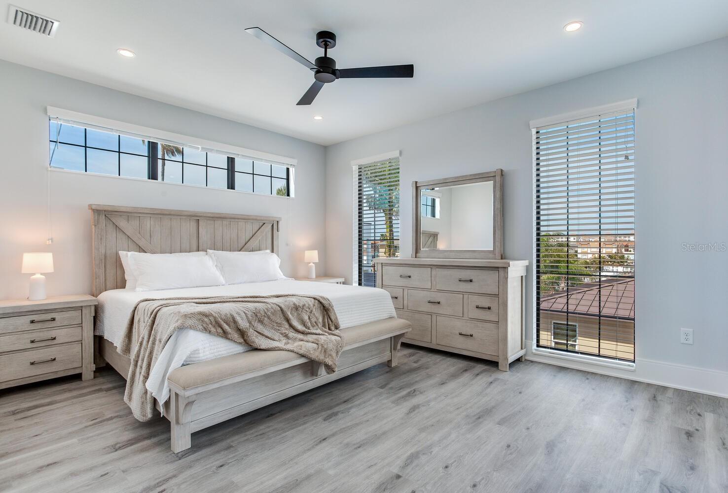 GAY SHORES - Residential Lease