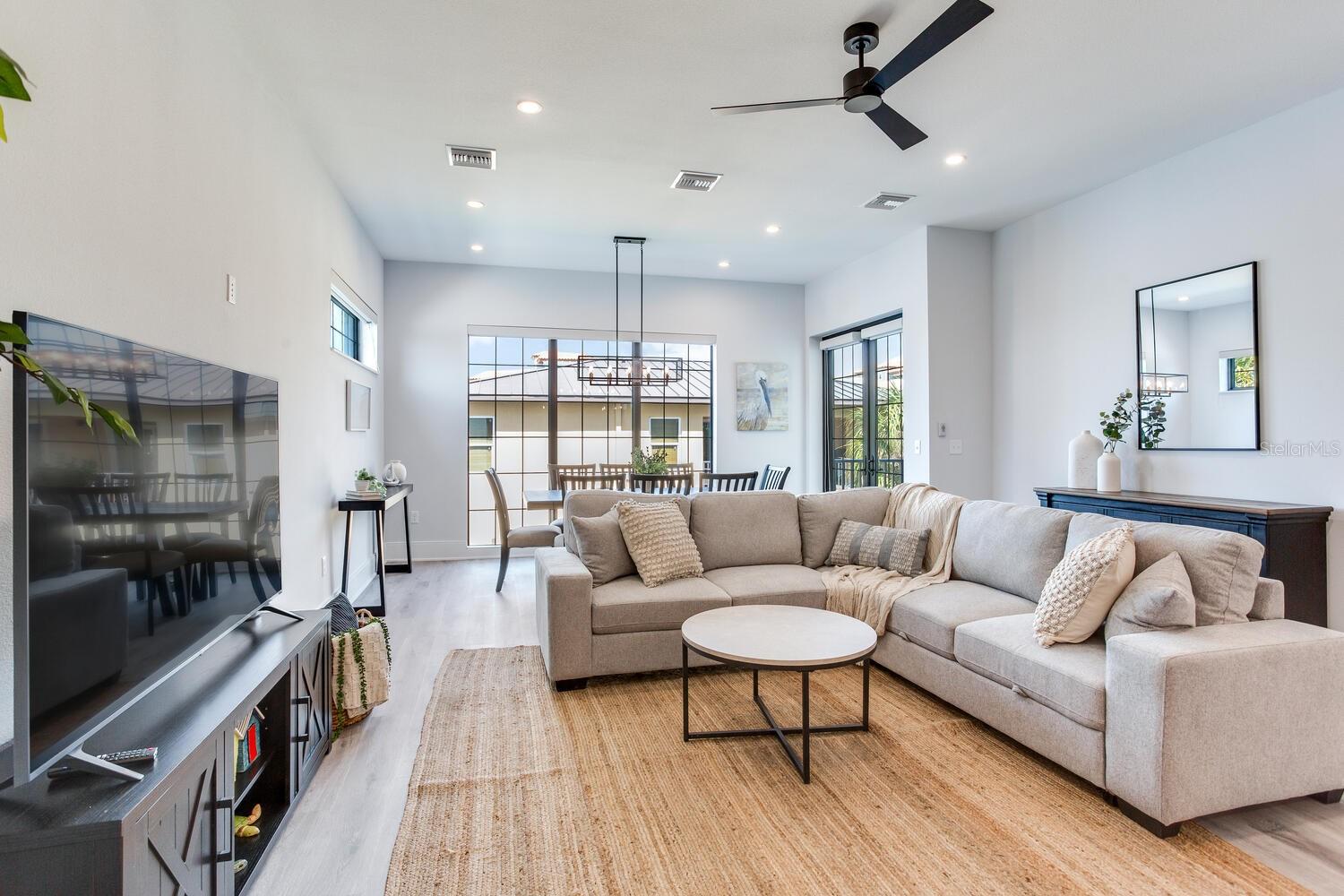 GAY SHORES - Residential Lease