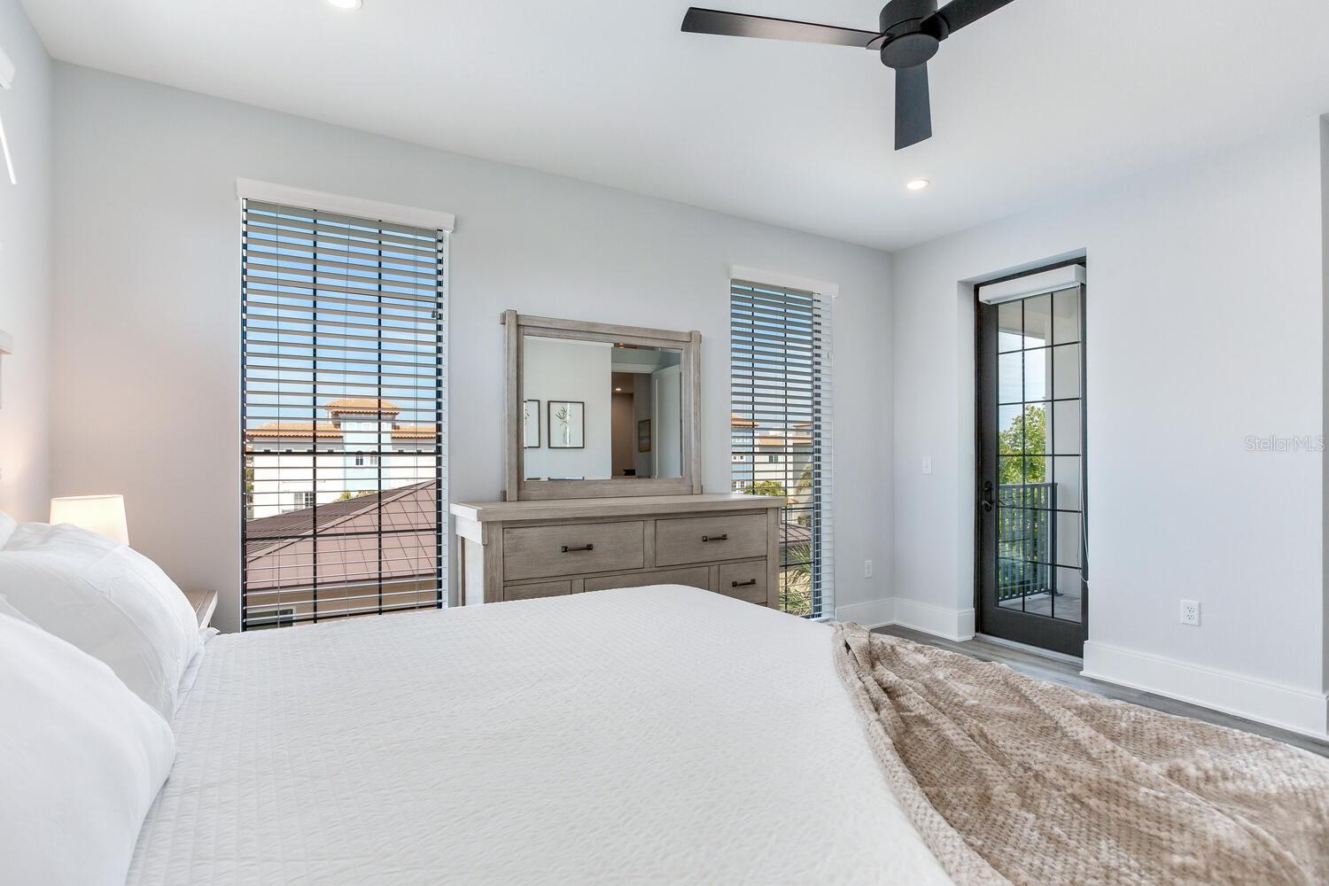 GAY SHORES - Residential Lease