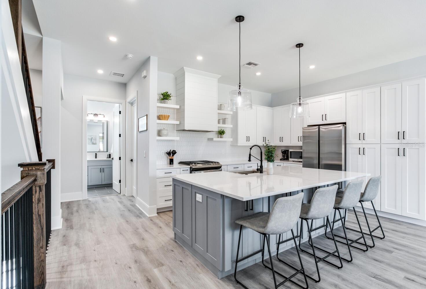 GAY SHORES - Residential Lease