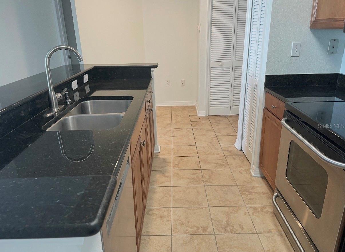 PARKCREST HARBOUR ISLAND CONDO - Residential