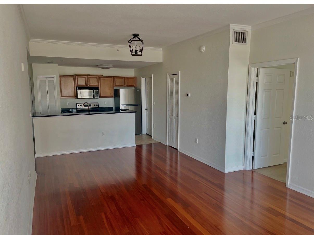 PARKCREST HARBOUR ISLAND CONDO - Residential